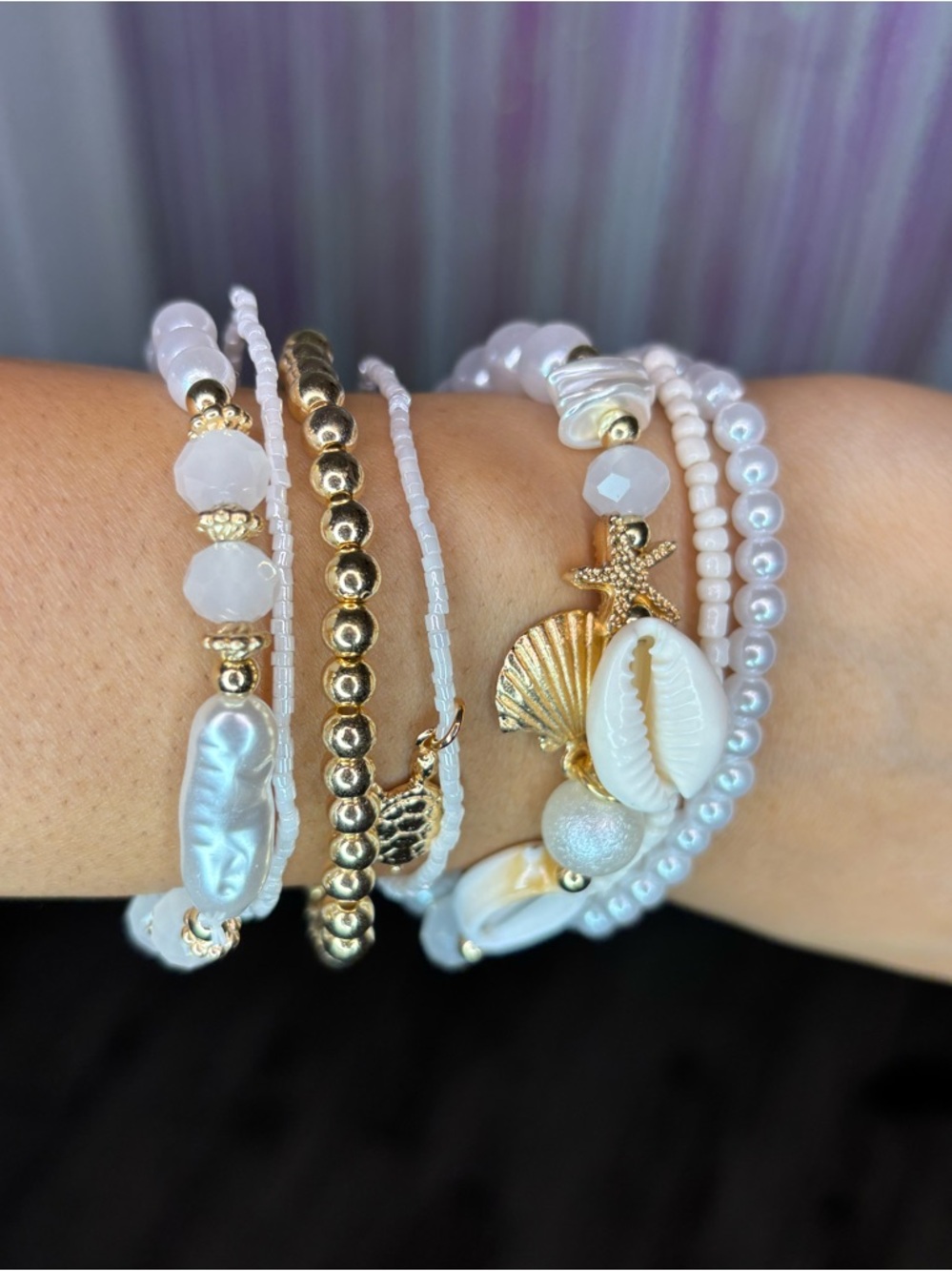 Gold & White Shell Beaded Stack Bracelet Set Lightweight Perfect Summe Accessory - Picture 6 of 6
